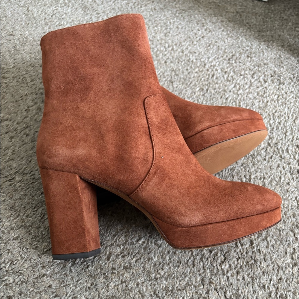 JOIE Liviaks booties in rich cognac suede. Classic, Boho style. Orig. $398